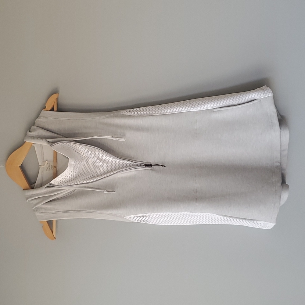 CALIA by Carrie Underwood Gray Sleeveless Hoodie Tunic